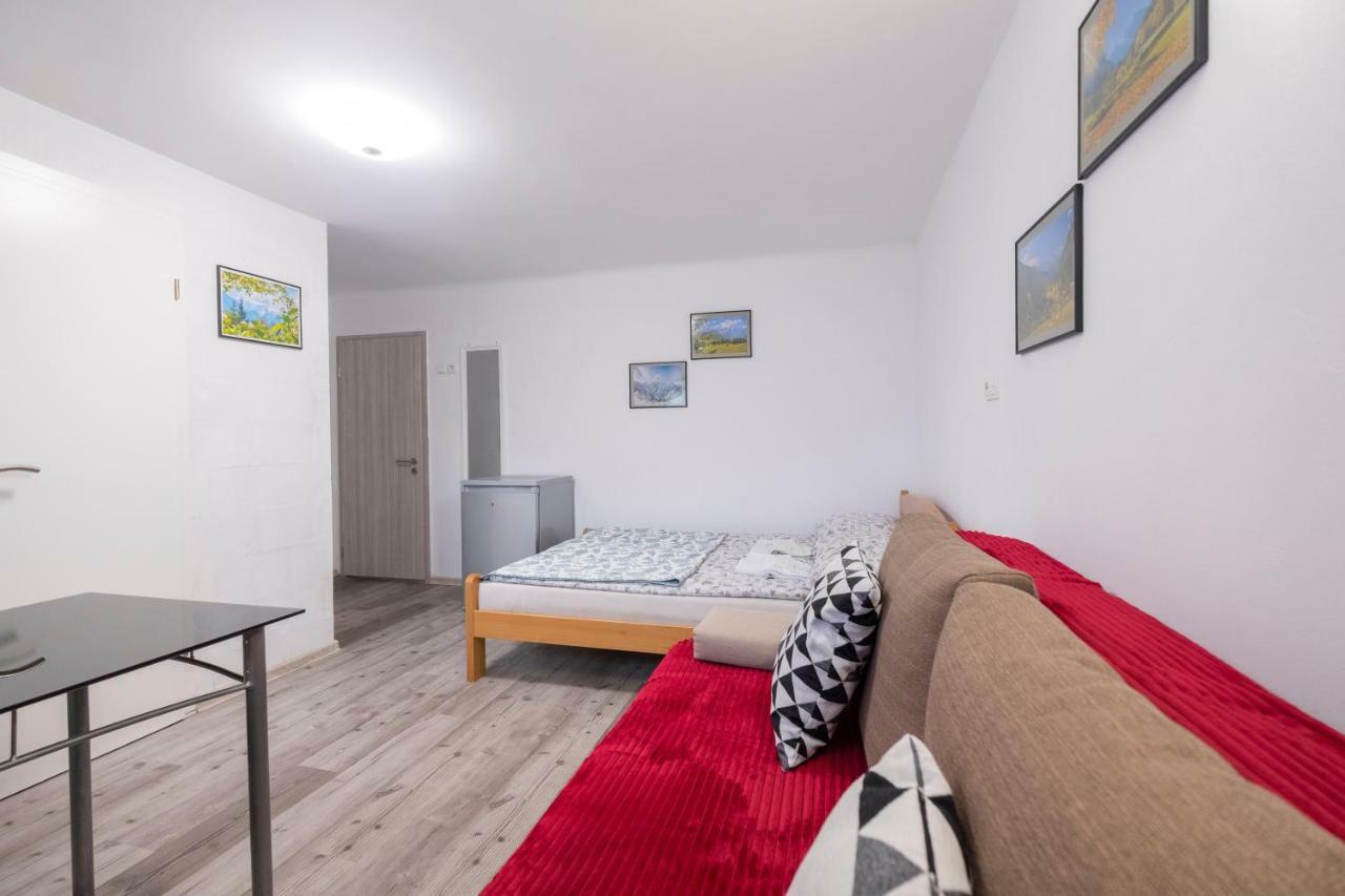 Newly Renovated Studio With Air Conditioner & Free Parking Любляна Экстерьер фото